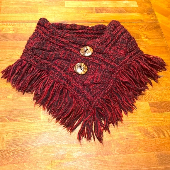 Gorgeous Scarf! 🧣 - Picture 2 of 4